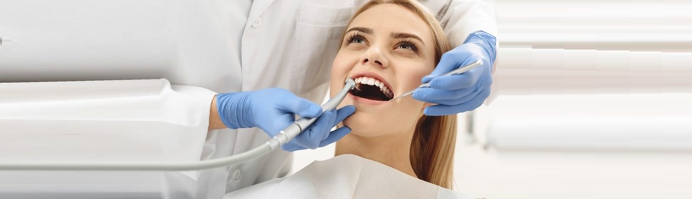 Teeth cleaning, dental hygienist