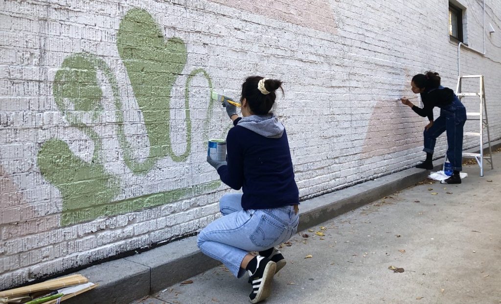 Graffiti artist girls paint alley in Toronto area Baby Point - Archer Dental, 387 Jane Street 